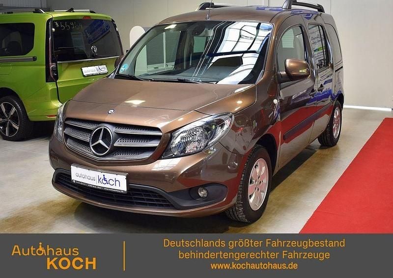 Braun Gebraucht 2018 Mercedes Citan 112 Edition Kombi | 31.980 € - Bild 1/4