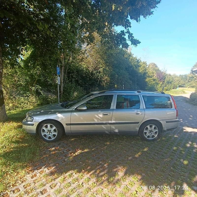 Silber Gebraucht 2001 Volvo V70 Kombi | 1.200 € - Bild 1/3