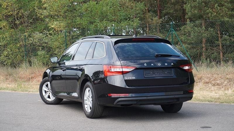 Gebraucht Skoda Superb Ambition 150 PS (110 kW) 2021 Schwarz Limousine