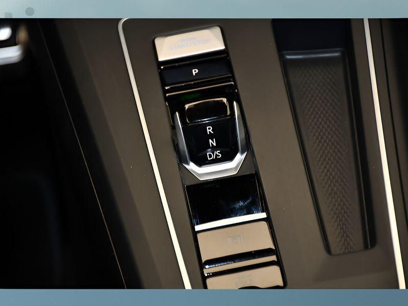 Gebraucht VW Golf VIII 150 PS (110 kW) 2025 Weiß Kleinwagen