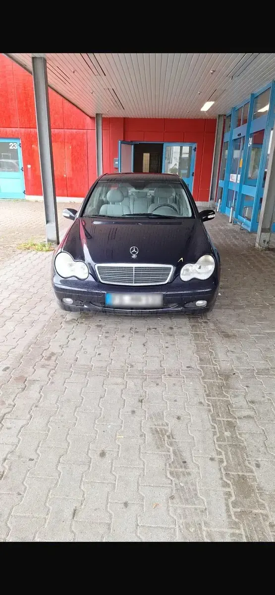 Gebraucht Mercedes C180 129 PS (94 kW) 2002 Blau Limousine