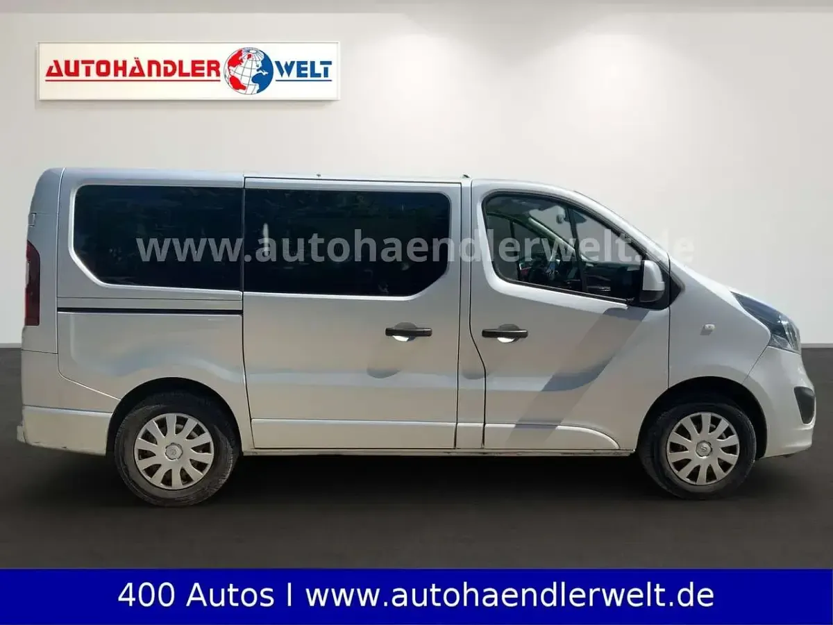 Gebraucht Opel Vivaro 145 PS (106 kW) 2018 Silber Van / Kleinbus