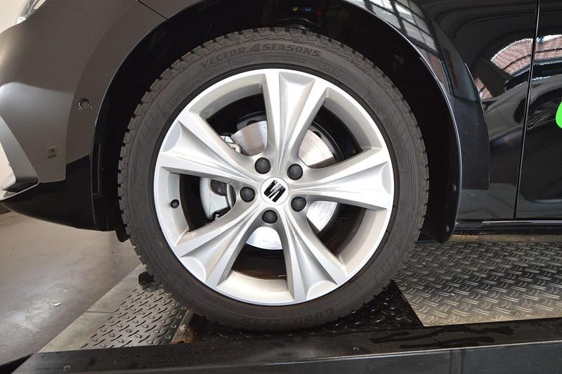 Gebraucht Seat Leon FR 110 PS (80 kW) 2024 Schwarz Limousine