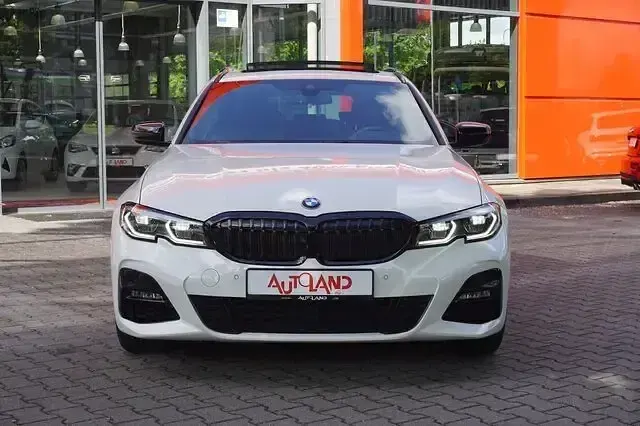 Gebraucht BMW 330e M Sport 252 PS (185 kW) 2020 Weiß met. Kombi