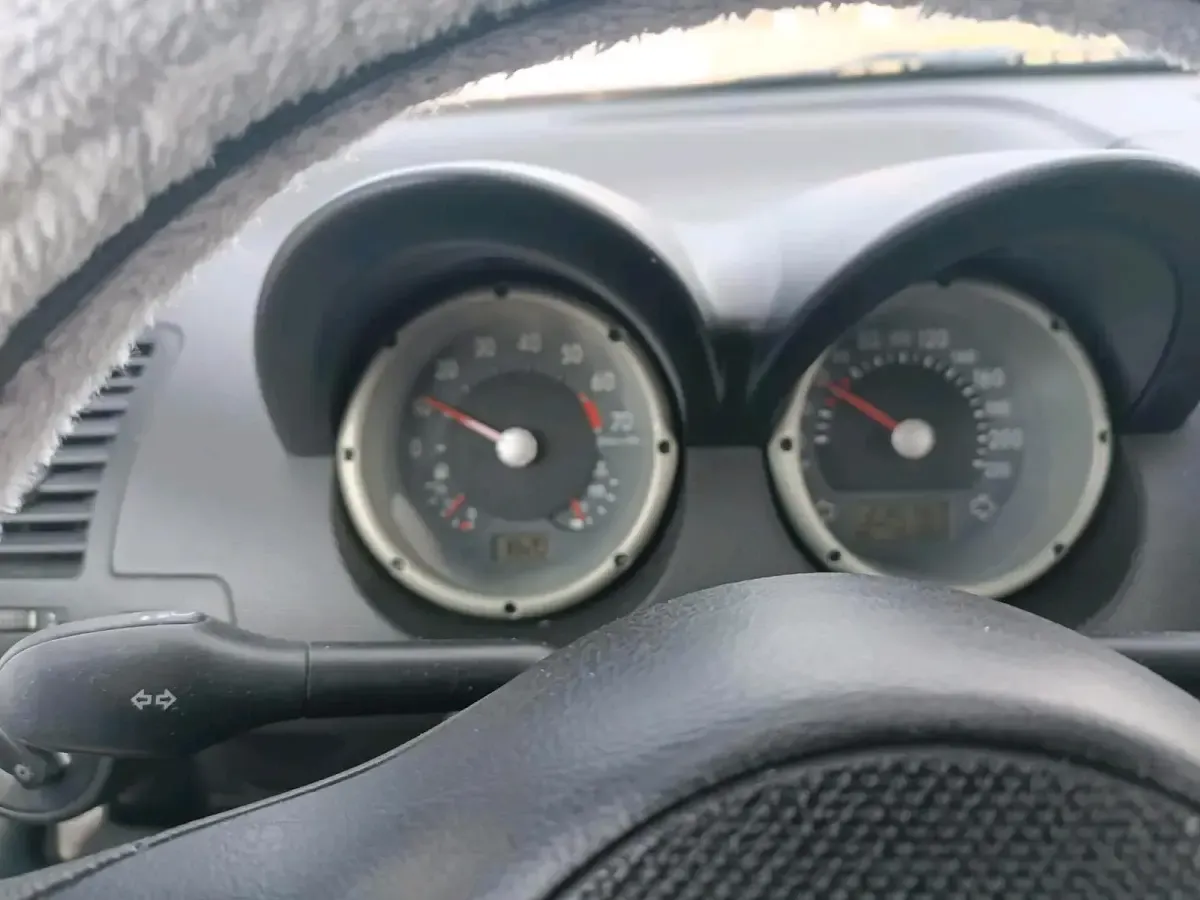Gebraucht VW Lupo 50 PS (36 kW) 2003 Silber Kleinwagen