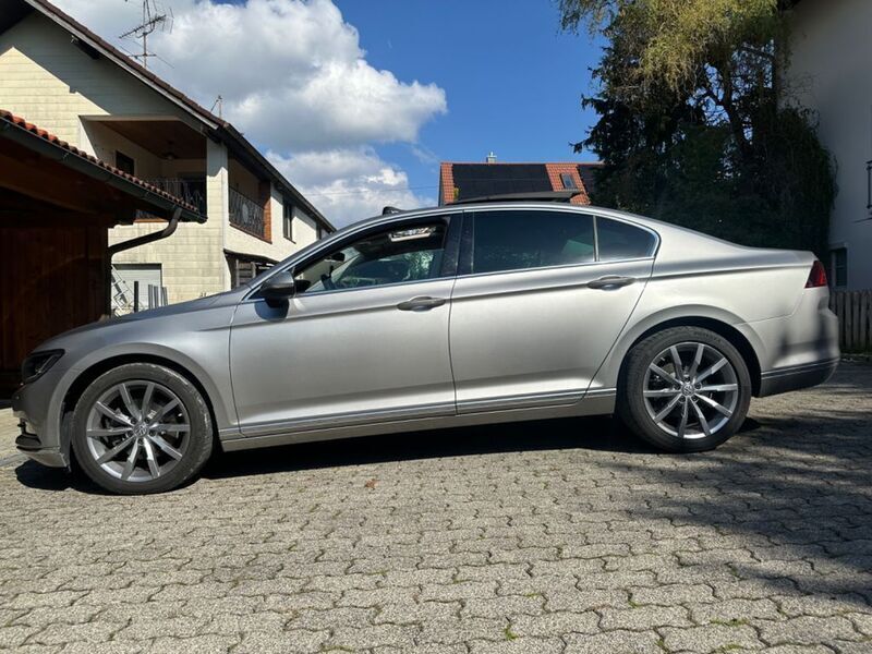 Silber Gebraucht 2015 VW Passat Highline Limousine | 16.900 € (Etwas zu teuer) - Bild 1/4