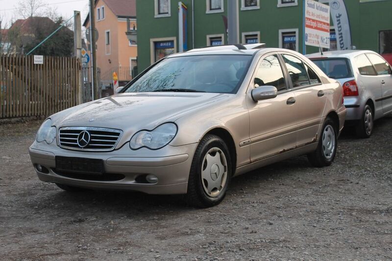 Gold Gebraucht 2000 Mercedes C180 Classic Limousine | 1.999 € (Guter Preis) - Bild 1/4