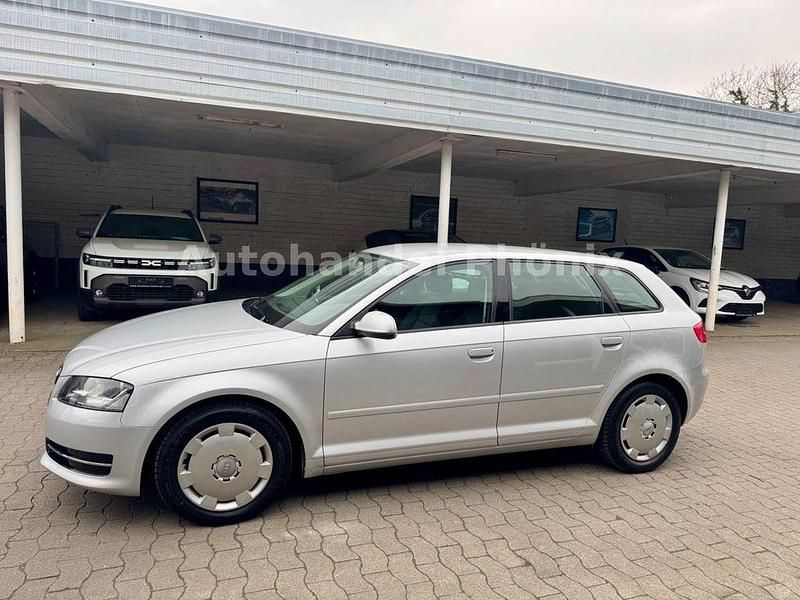 Gebraucht Audi A3 Attraction 125 PS (91 kW) 2010 Silber Kleinwagen