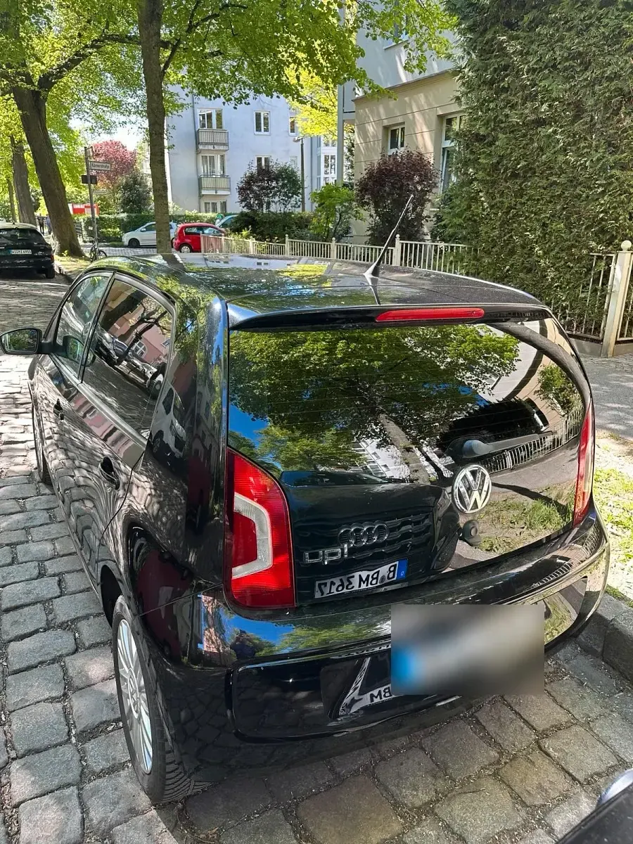 Second-hand VW up! Edition 60 CP (44 kW) 2014 Negru Hatchback