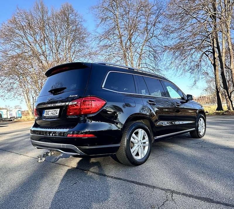 Gebraucht Mercedes GL450 367 PS (269 kW) 2015 Schwarz SUV