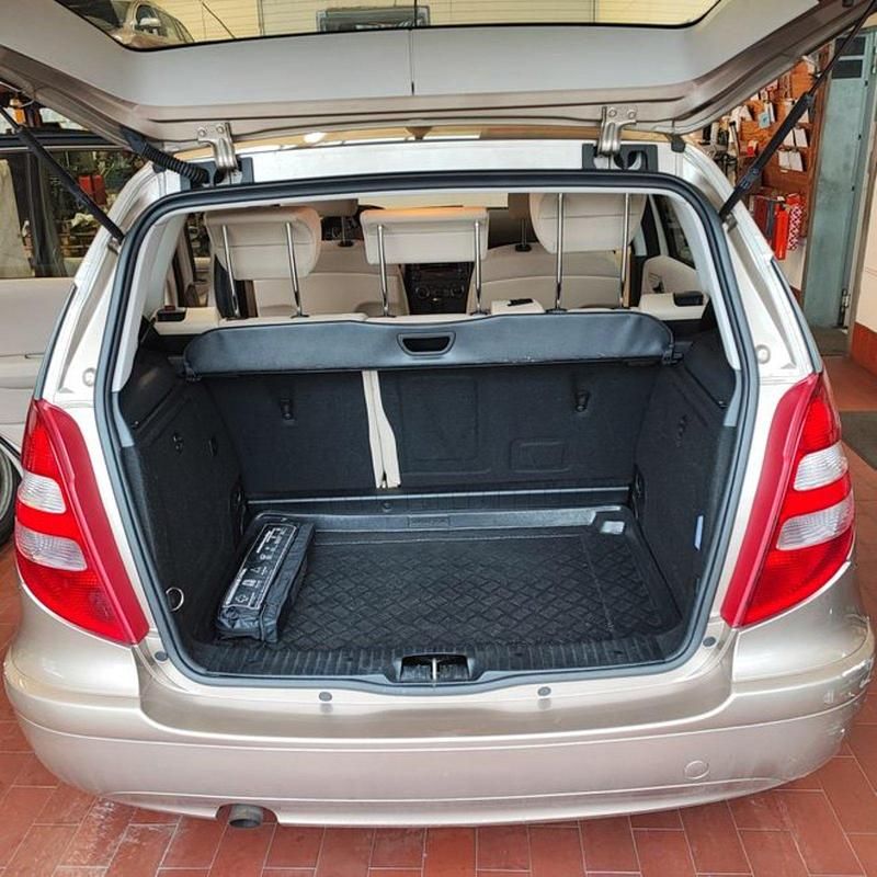 Gebraucht Mercedes A160 82 PS (60 kW) 2006 Gold Kleinwagen