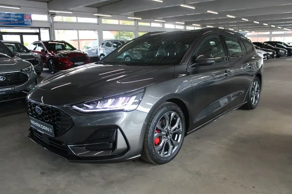 Gebraucht Ford Focus ST-Line 155 PS (114 kW) 2025 Grau Limousine