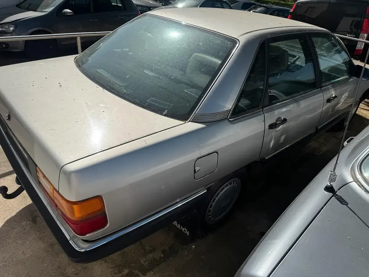 Gebraucht Audi 100 Basis 136 PS (100 kW) 1990 Silber Limousine