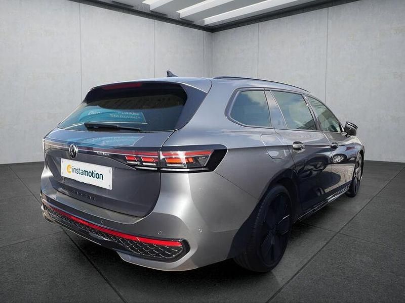 Gebraucht VW Passat 193 PS (141 kW) 2025 Grau Kombi