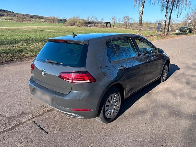 Gebraucht VW Golf VII Join 116 PS (85 kW) 2018 Grau Limousine