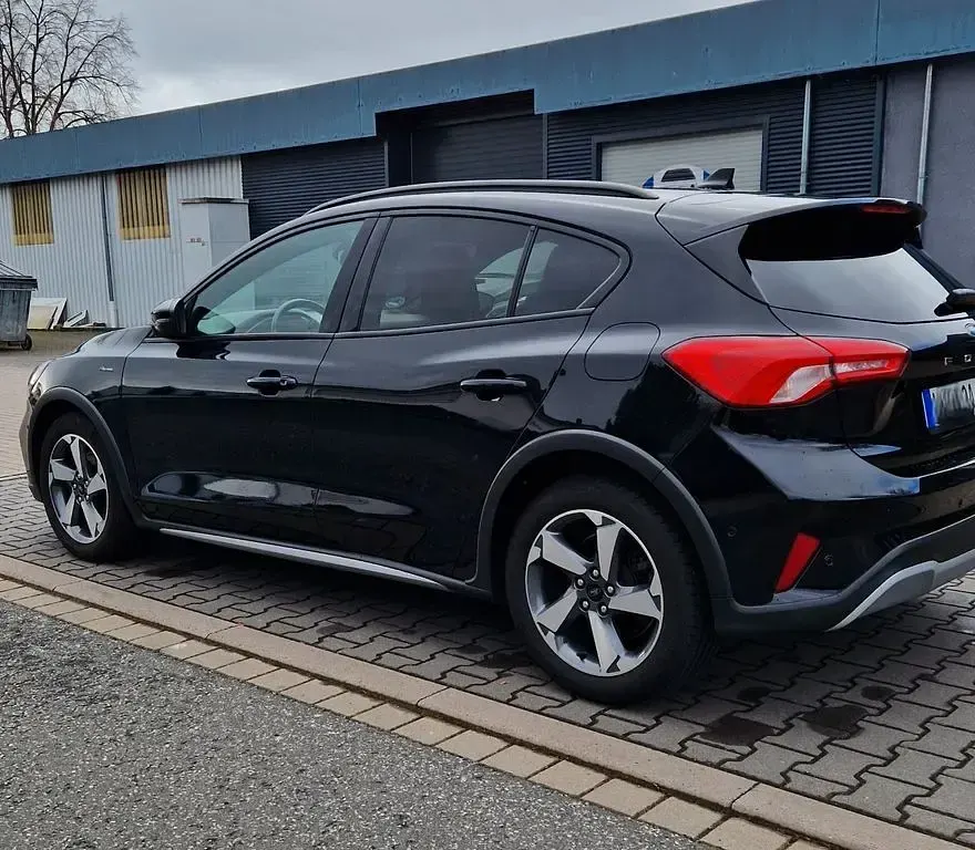 Gebraucht Ford Focus Active 150 PS (110 kW) 2020 Schwarz Limousine
