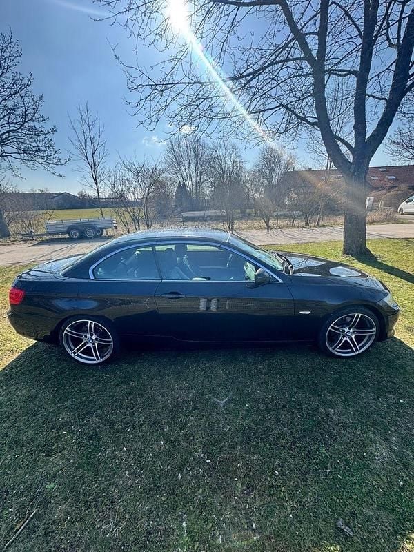 Gebraucht BMW 318 Cabriolet M Performance 143 PS (105 kW) 2010 Schwarz Cabrio