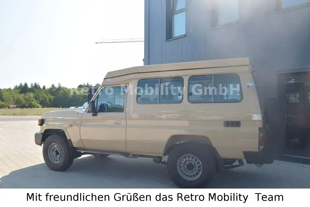 Neu Toyota Land Cruiser 228 PS (167 kW) 2025 Beige SUV