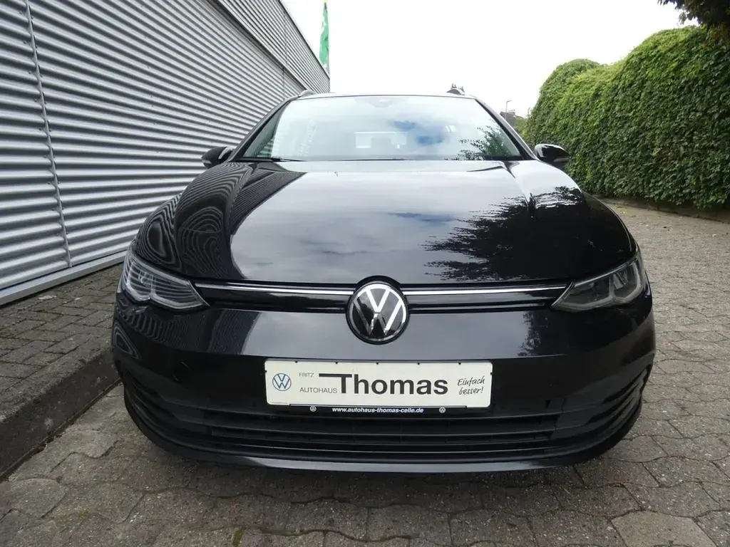 Gebraucht VW Golf VIII Life 116 PS (85 kW) 2023 Deep black perleffekt Kombi