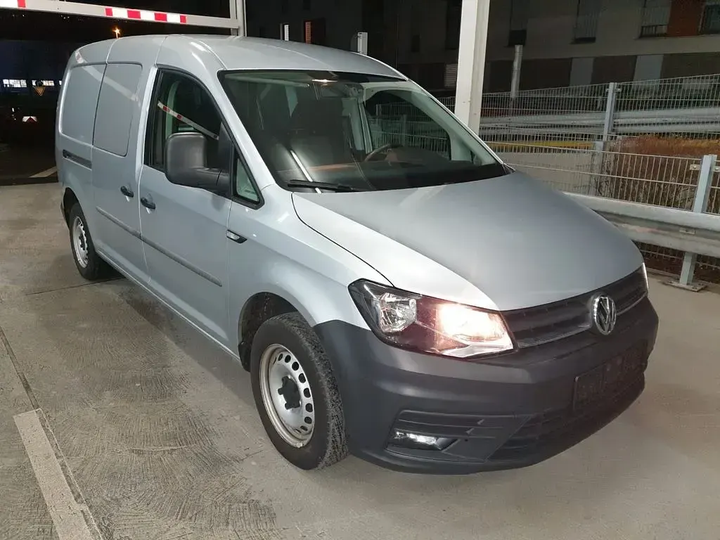 Second-hand VW Caddy 102 CP (75 kW) 2019 Argintiu Monovolum
