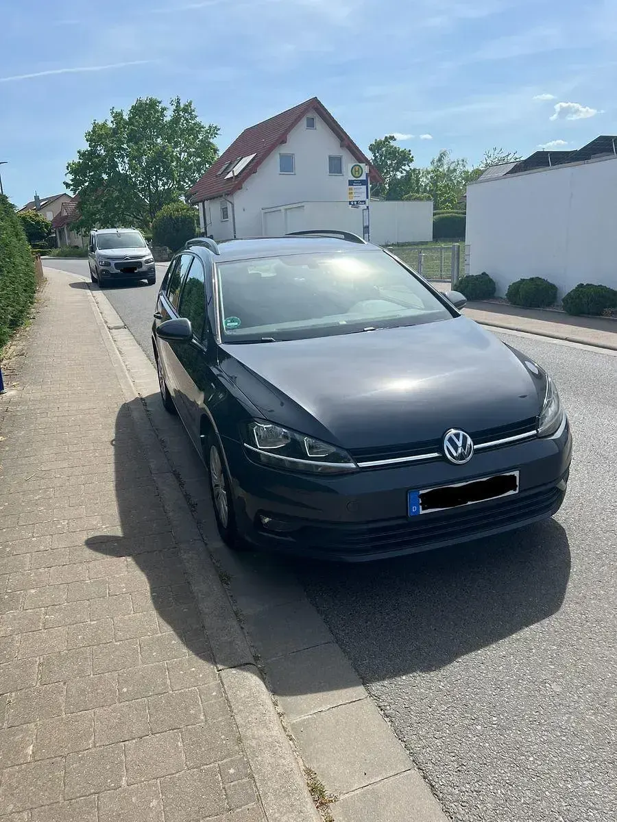 Second-hand VW Golf VII Trendline 116 CP (85 kW) 2018 Gri Break