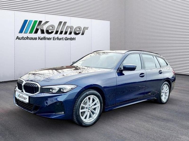Gebraucht BMW 320 Sport Line 190 PS (139 kW) 2024 Blau Limousine