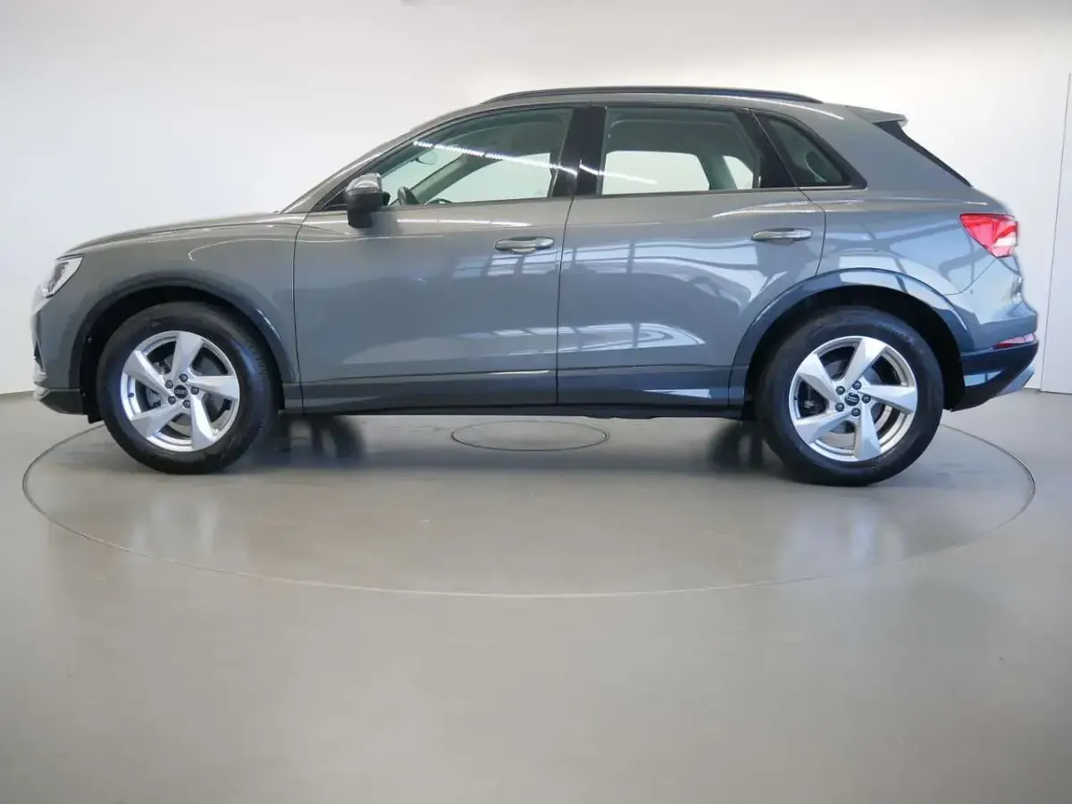 Gebraucht Audi Q3 Advanced 150 PS (110 kW) 2022 Chronosgrau metallic SUV