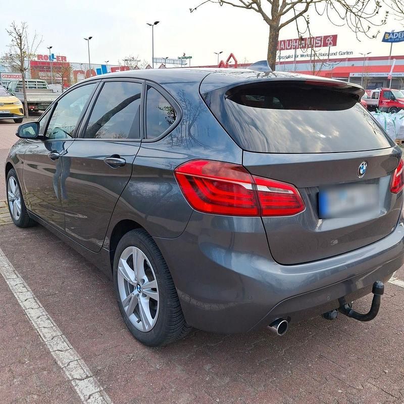 Gebraucht BMW 218 Active Tourer 150 PS (110 kW) 2015 Grau Van / Kleinbus