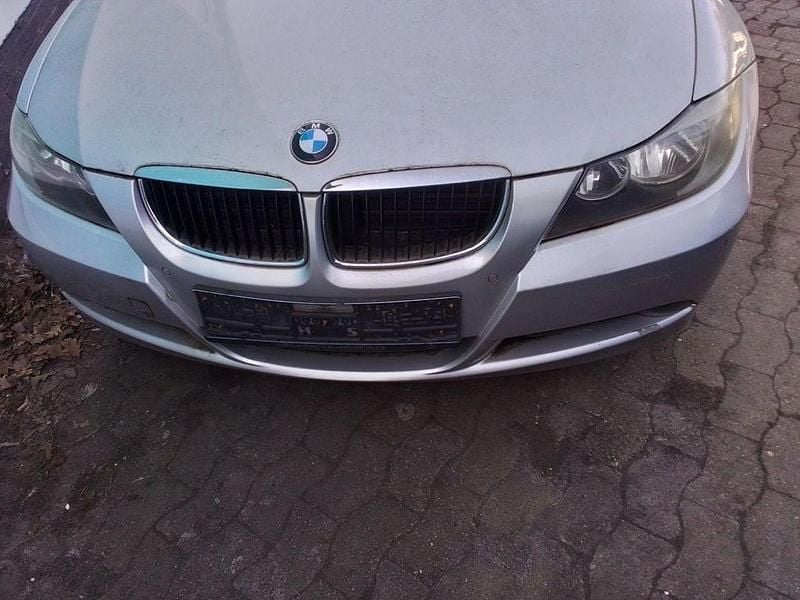 Gebraucht BMW 320 143 PS (105 kW) 2008 Silber Limousine