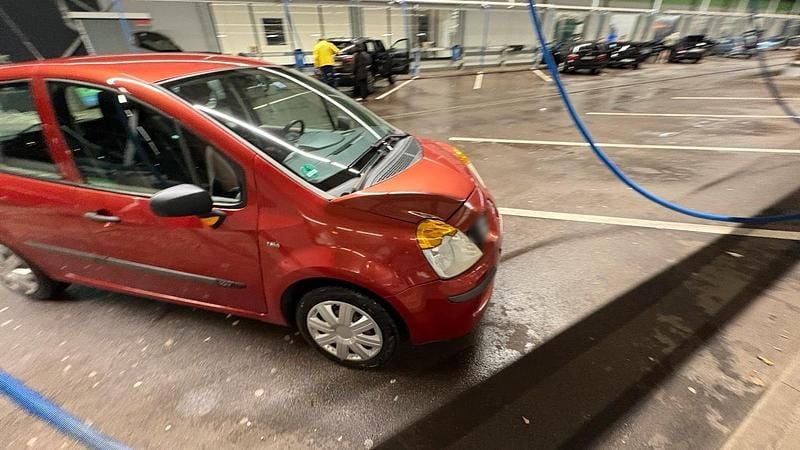 Second-hand Renault Modus 75 CP (55 kW) 2004 Roșu Monovolum