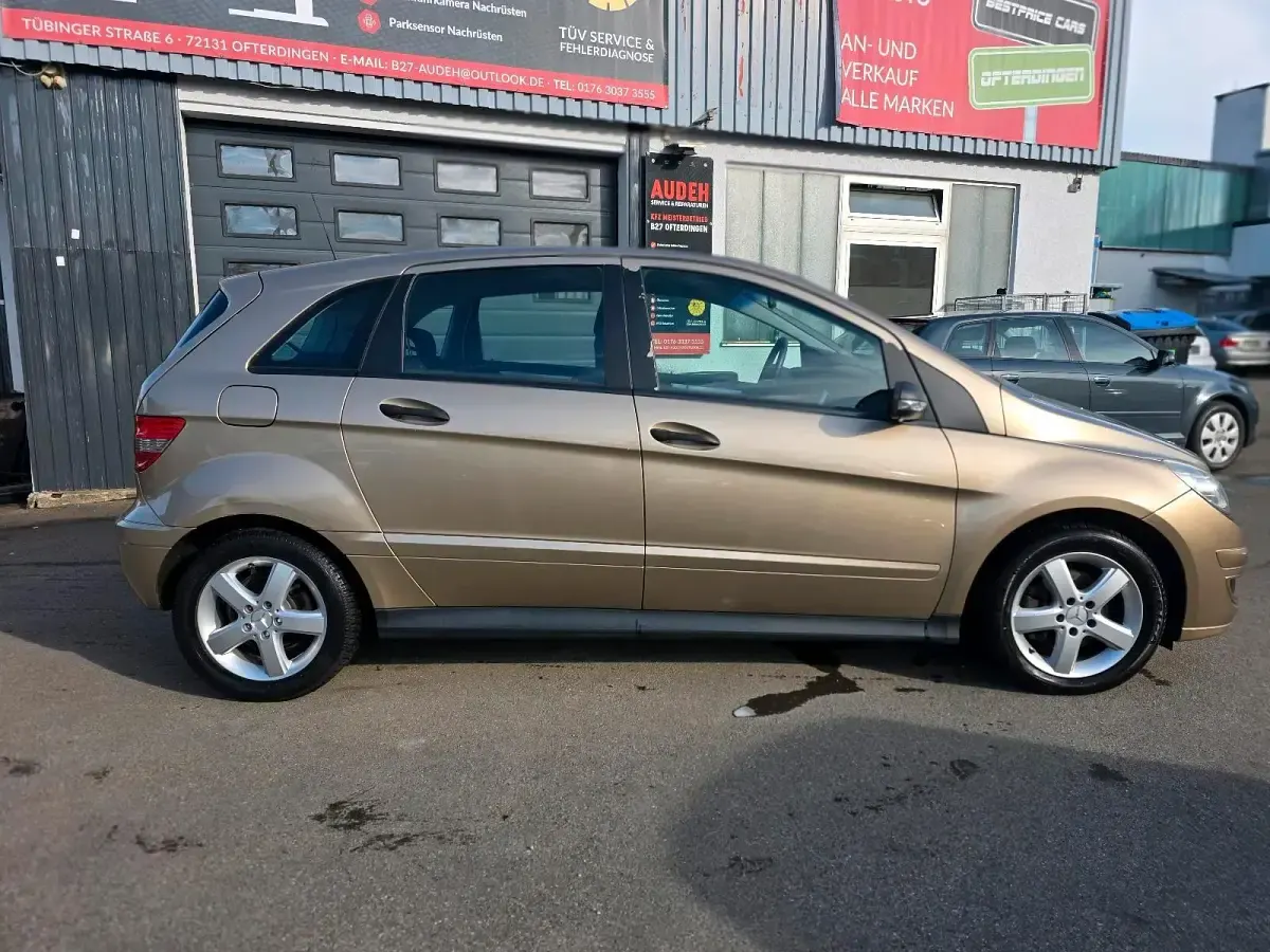 Gebraucht Mercedes B200 136 PS (100 kW) 2006 Gold Van / Kleinbus