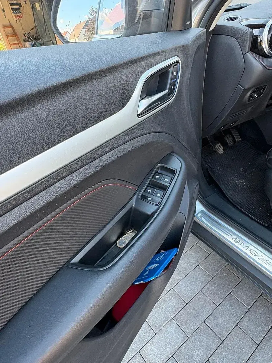 Gebraucht MG ZS Luxury 106 PS (77 kW) 2022 Silber SUV