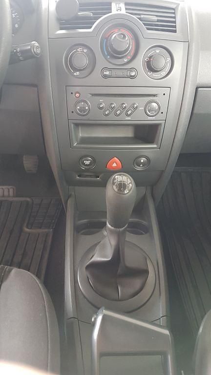 Gebraucht Renault Mégane II Authentique 98 PS (72 kW) 2005 Silber Limousine