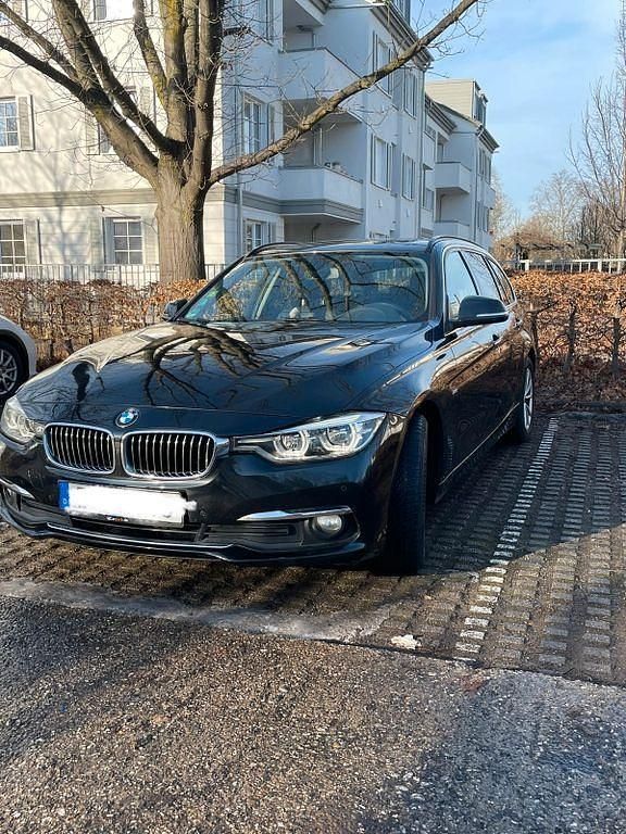 Schwarz Gebraucht 2015 BMW 320 Luxury Line Kombi | 16.500 € (Etwas zu teuer) - Bild 1/4