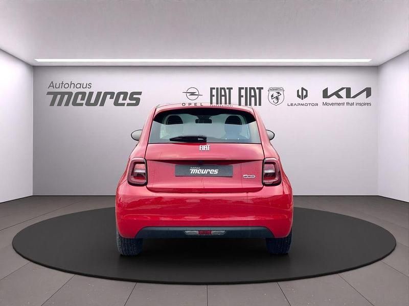 Neu Fiat 500e Red 86 kW (118 PS) 2025 Rot Kleinwagen