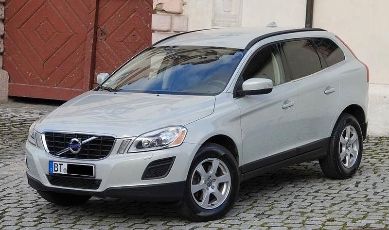 Weiß Gebraucht 2011 Volvo XC60 SUV | 9.490 € (Guter Preis) - Bild 1/4