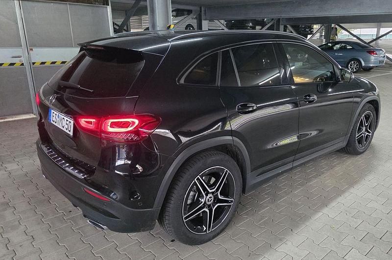 Schwarz Gebraucht 2021 Mercedes GLA250 SUV | 37.500 € (Guter Preis) - Bild 1/4