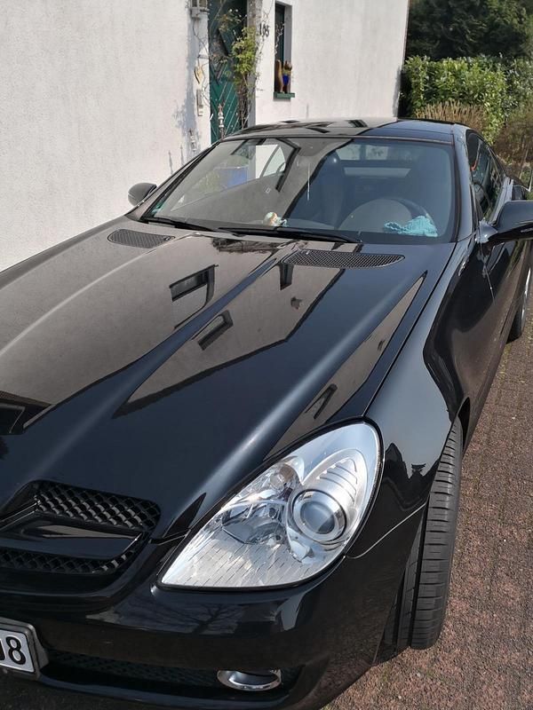 Schwarz Gebraucht 2010 Mercedes SLK200 Cabrio | 9.900 € (Fairer Preis) - Bild 1/4