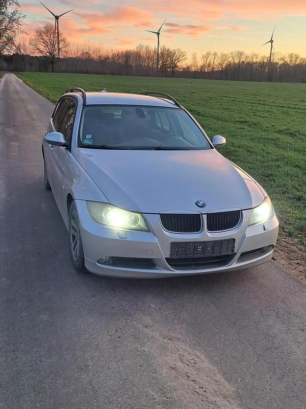 Gebraucht BMW 318 143 PS (105 kW) 2008 Silber Kombi