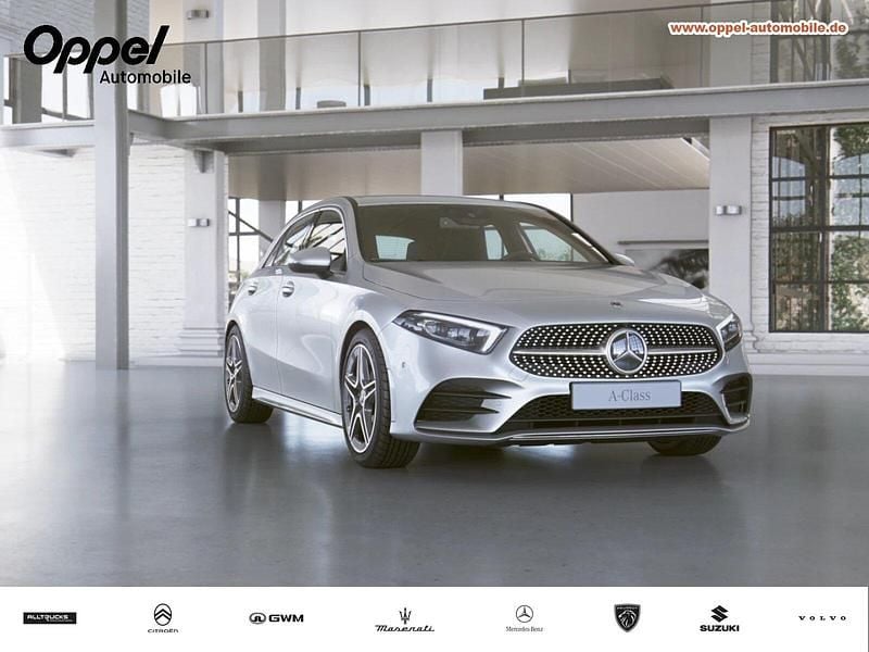 Digitalweiß Gebraucht 2021 Mercedes A250 AMG line Limousine | 28.999 € (Guter Preis) - Bild 1/3