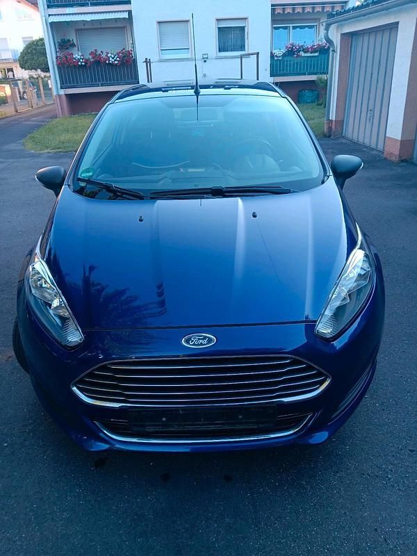 Blau Gebraucht 2014 Ford Fiesta Kleinwagen | 4.000 € (Guter Preis) - Bild 1/4