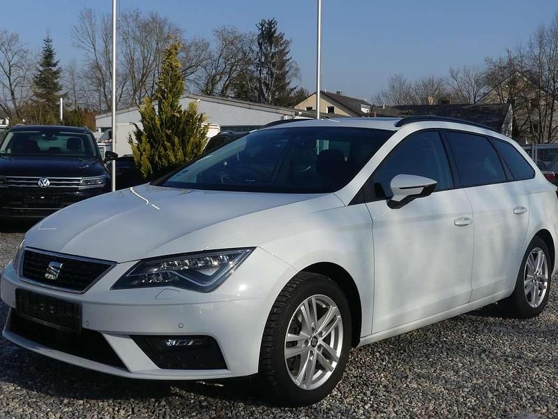 "nevada" weiss Gebraucht 2018 Seat Leon Style Kombi | 9.950 € (Fairer Preis) - Bild 1/4