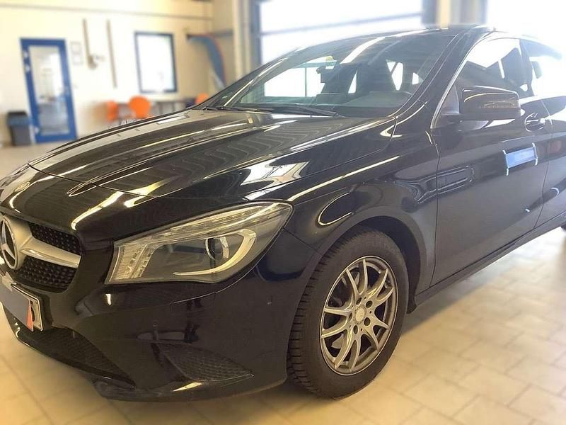 Schwarz Gebraucht 2015 Mercedes CLA180 Limousine | 14.790 € (Guter Preis) - Bild 1/4
