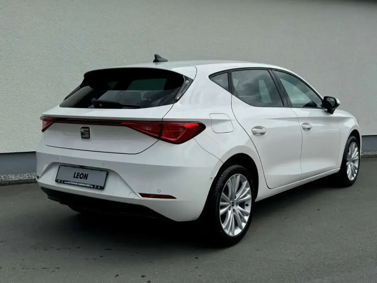 Gebraucht Seat Leon ST Style 110 PS (80 kW) 2024 Weiss Kombi