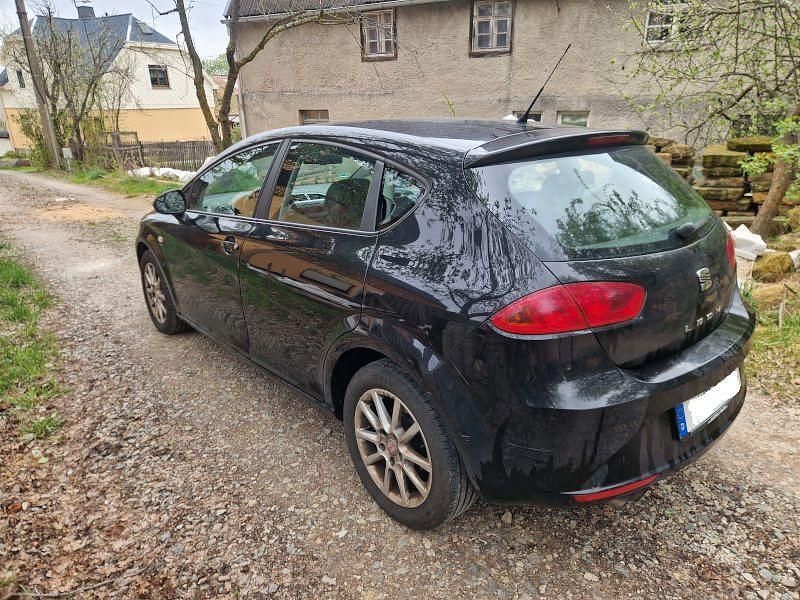 Second-hand Seat Leon 125 CP (91 kW) 2010 Negru Hatchback