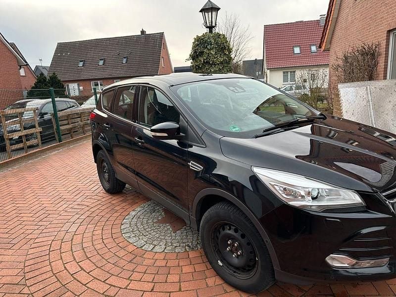 Second-hand Ford Kuga Titanium 179 CP (131 kW) 2015 Negru SUV