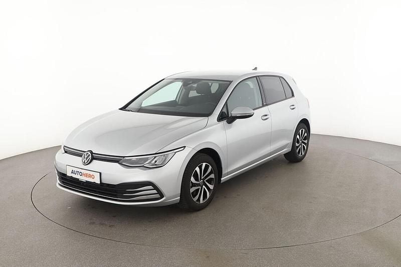 Grau Gebraucht 2021 VW Golf VIII Active Limousine | 19.280 € (Guter Preis) - Bild 1/3
