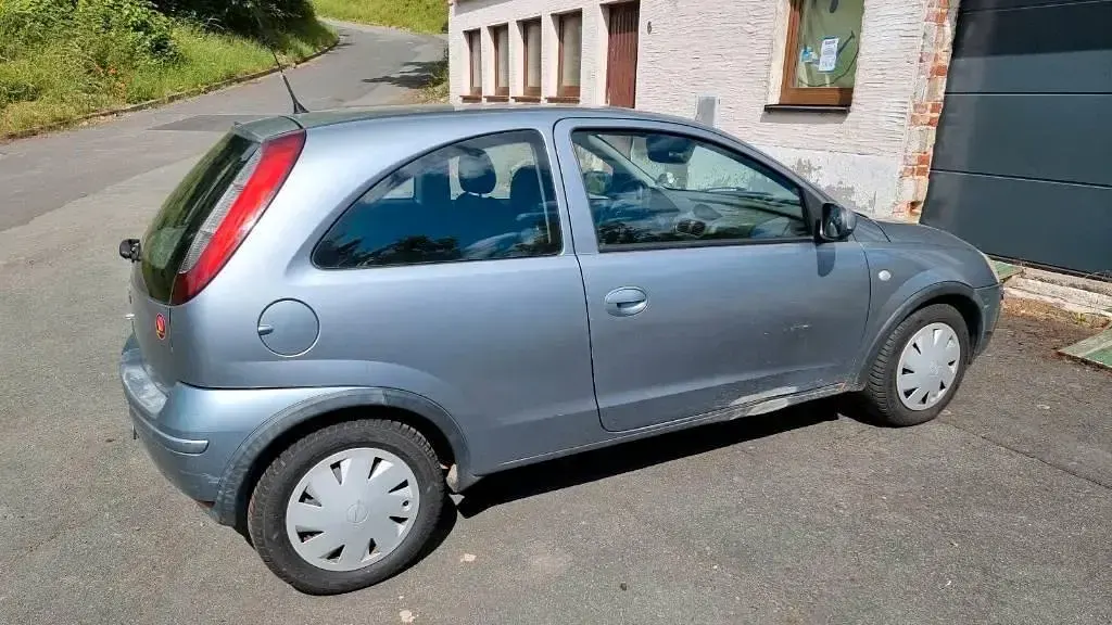Gebraucht Opel Corsa 60 PS (44 kW) 2004 Silber Kleinwagen