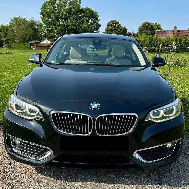 Schwarz Gebraucht 2016 BMW 220 Luxury Line Coupé | 18.500 € (Fairer Preis) - Bild 1/4