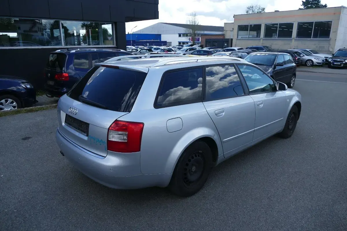 Second-hand Audi A4 102 CP (75 kW) 2003 Argintiu Break